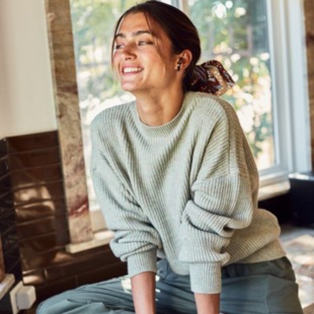 NWT MULTI GREEN SWEATER